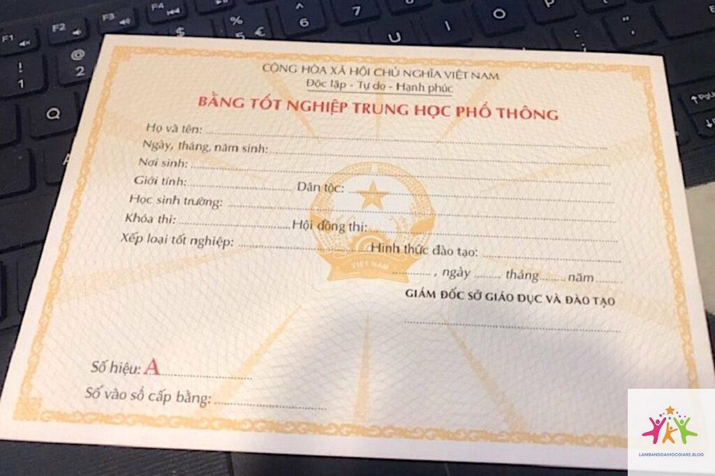 Làm bằng cấp 3